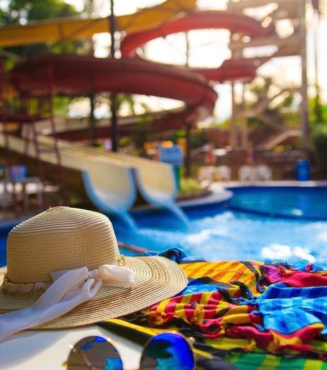Hotel Golden Dolphin Com Cafe Da Manha! Piscinas 24H 카우다스노바스 외부 사진