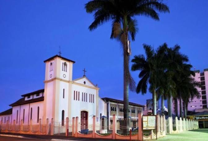 Hotel Golden Dolphin Com Cafe Da Manha! Piscinas 24H 카우다스노바스 외부 사진
