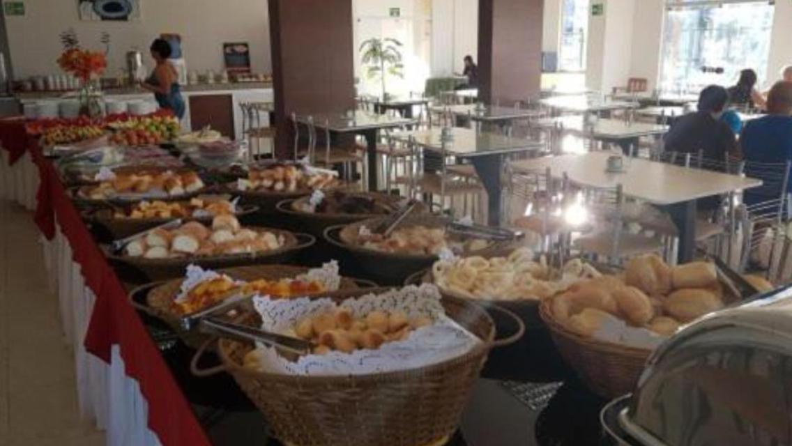 Hotel Golden Dolphin Com Cafe Da Manha! Piscinas 24H 카우다스노바스 외부 사진